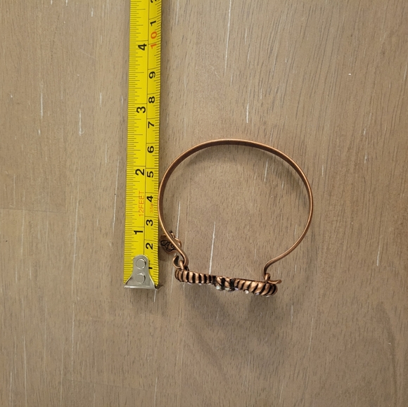 Betsey Johnson Bow Bangle Bracelet - Picture 9 of 10